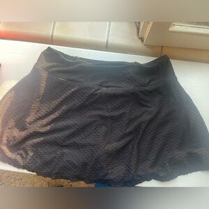 Black athletic tennis skirt